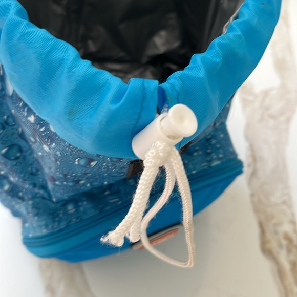 NWOT* Thermos brand cooler/picnic napsack with plastic plate, cups, cutlery - Picture 7 of 15